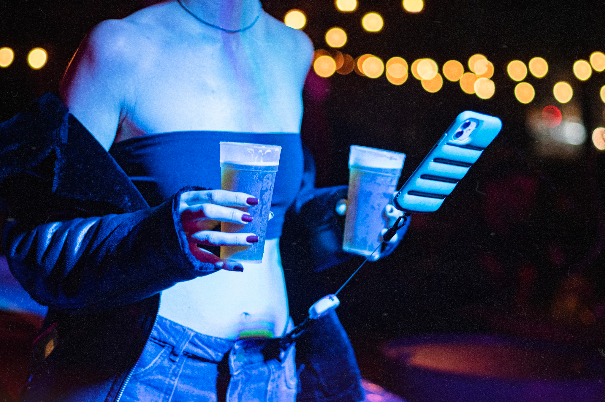 Bar Hopping Like a Pro with ClutchLoop's Phone Tether