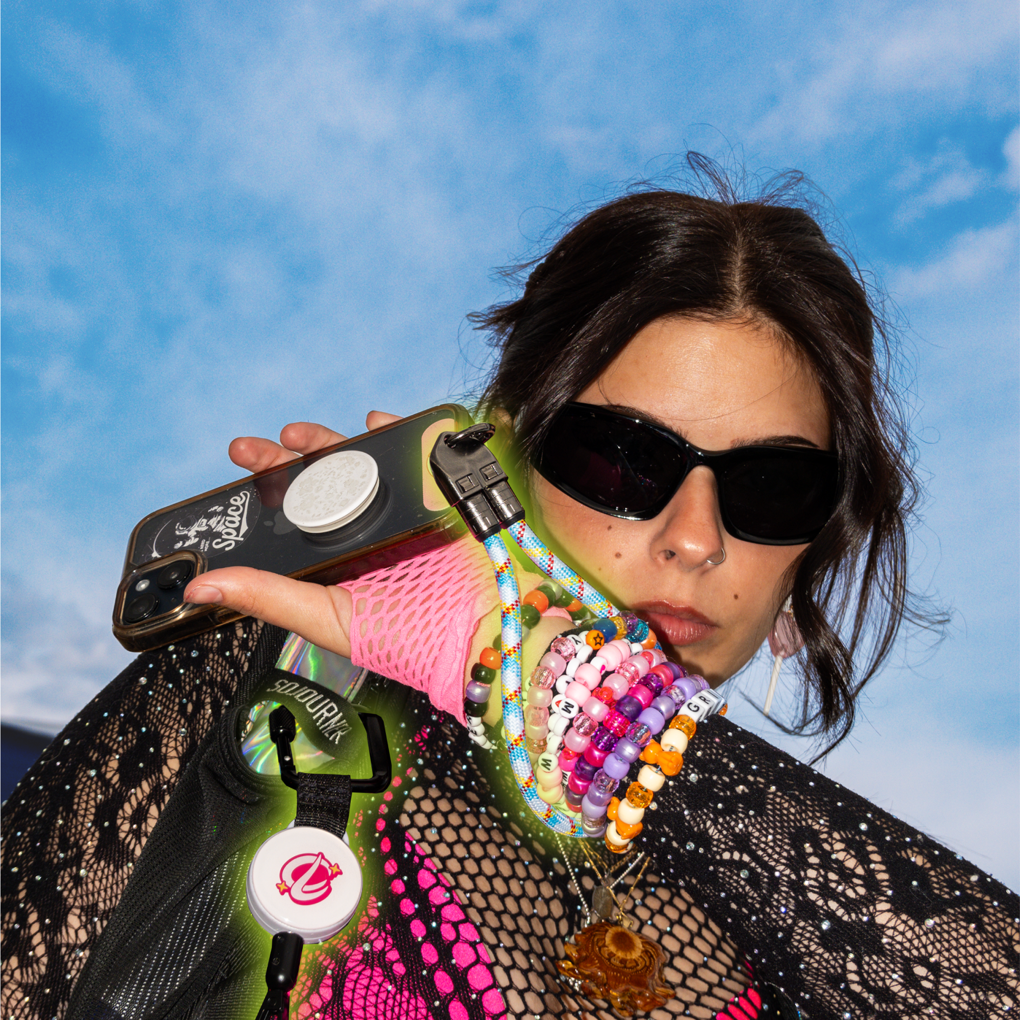 10 Smart & Stylish Ways to Wear and Charge Your Phone in 2025